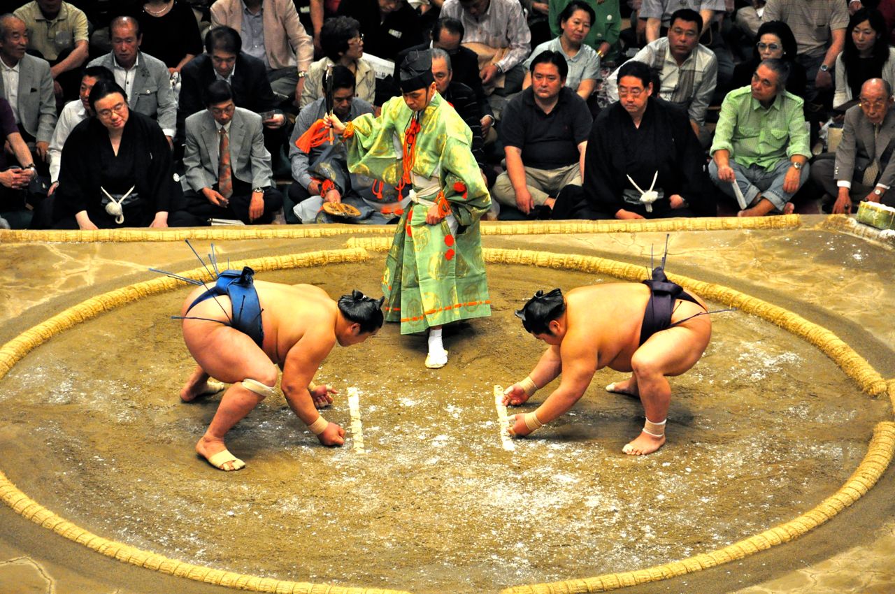 'Shikiri pose - getting ready for the match.'