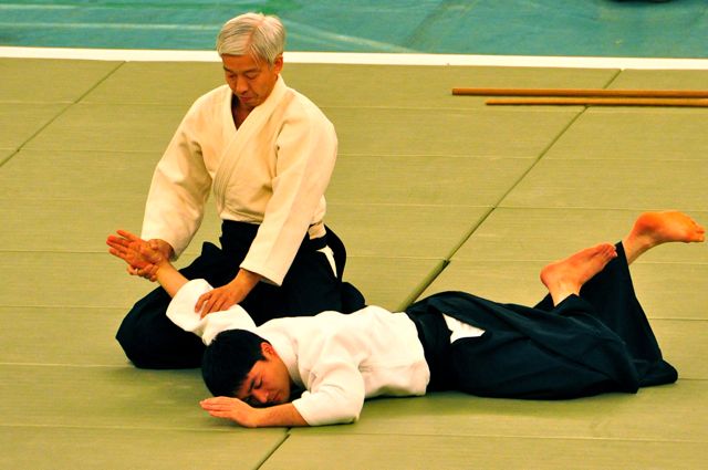 'Doshu doing ikkyo - 2010'
