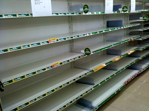 'No food left at the convenience store.'